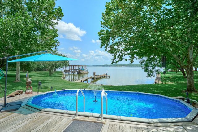 150 N Lakeway Circle, Trinity, TX 75862