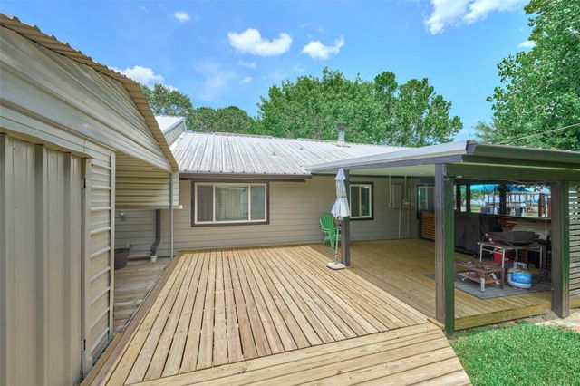150 N Lakeway Circle, Trinity, TX 75862