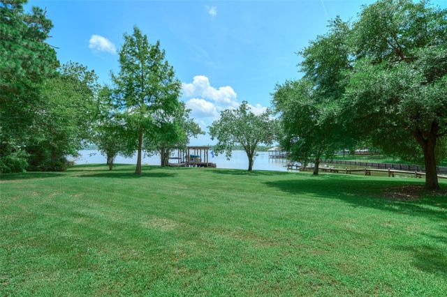 150 N Lakeway Circle, Trinity, TX 75862