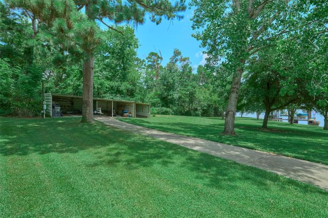 150 N Lakeway Circle, Trinity, TX 75862