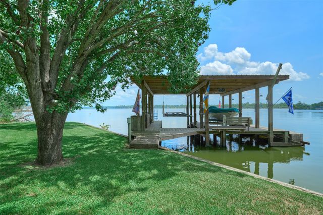 150 N Lakeway Circle, Trinity, TX 75862