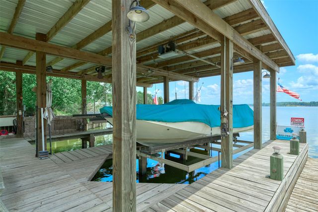150 N Lakeway Circle, Trinity, TX 75862