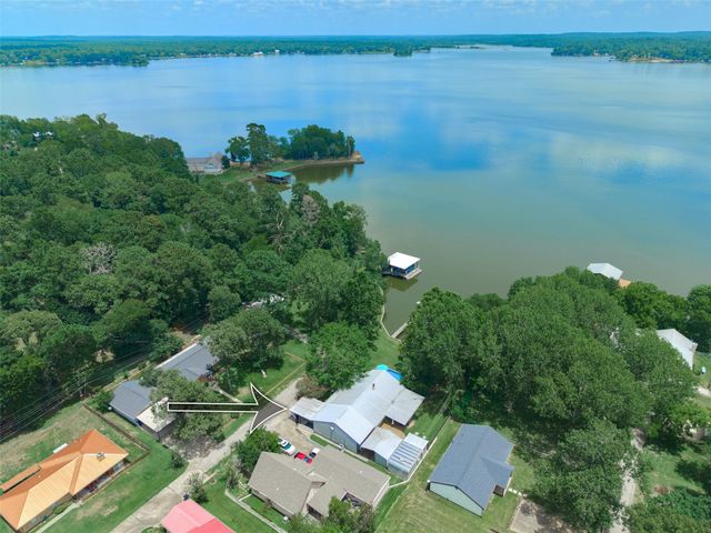 150 N Lakeway Circle, Trinity, TX 75862
