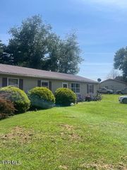 106 Colonial Hills Drive, Rogersville, TN 37857
