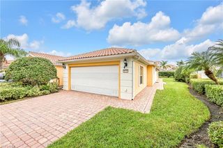 8275 Yasmina WAY, Naples, FL 34114
