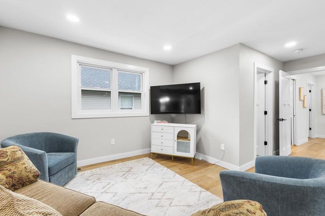 4516 Lakeview Avenue, Mcfarland, WI 53558