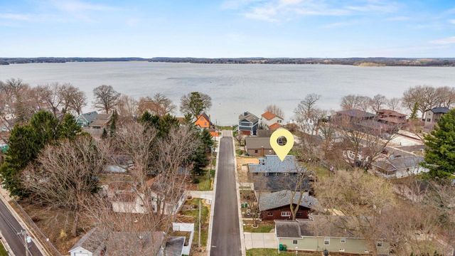 4516 Lakeview Avenue, Mcfarland, WI 53558