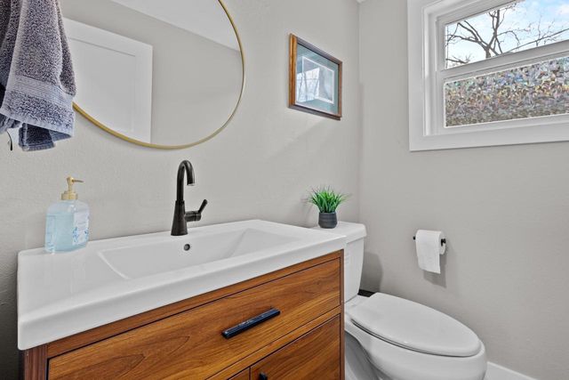 4516 Lakeview Avenue, Mcfarland, WI 53558