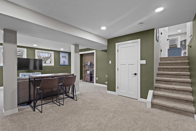 4516 Lakeview Avenue, Mcfarland, WI 53558