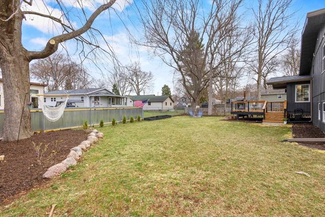 4516 Lakeview Avenue, Mcfarland, WI 53558