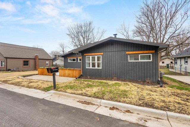 4516 Lakeview Avenue, Mcfarland, WI 53558