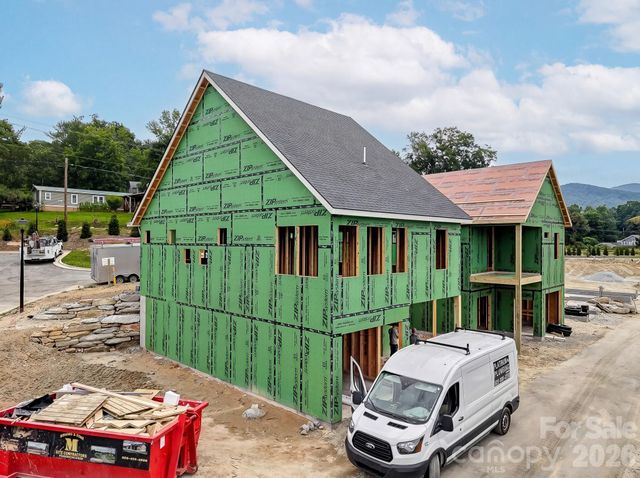 165 Martha Avenue, Hendersonville, NC 28792