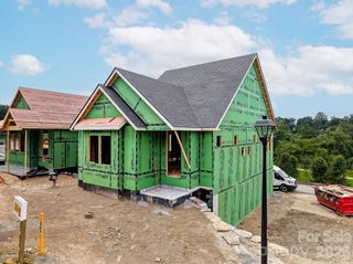 165 Martha Avenue, Hendersonville, NC 28792