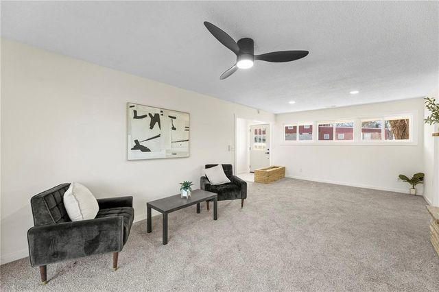 12012 E 37th Street S, Independence, MO 64052