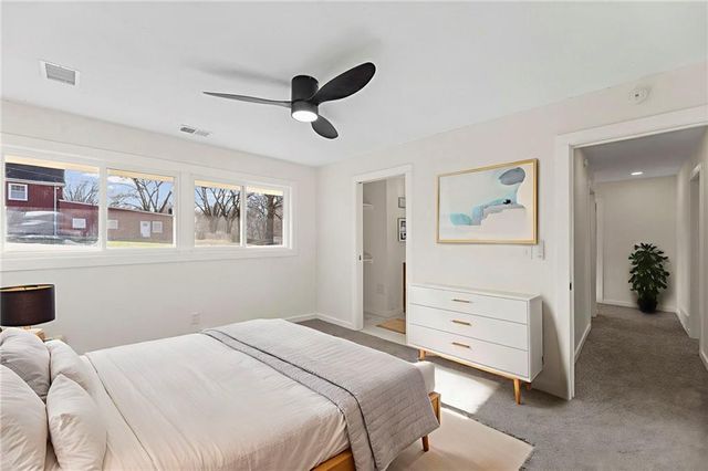 12012 E 37th Street S, Independence, MO 64052