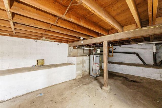 12012 E 37th Street S, Independence, MO 64052