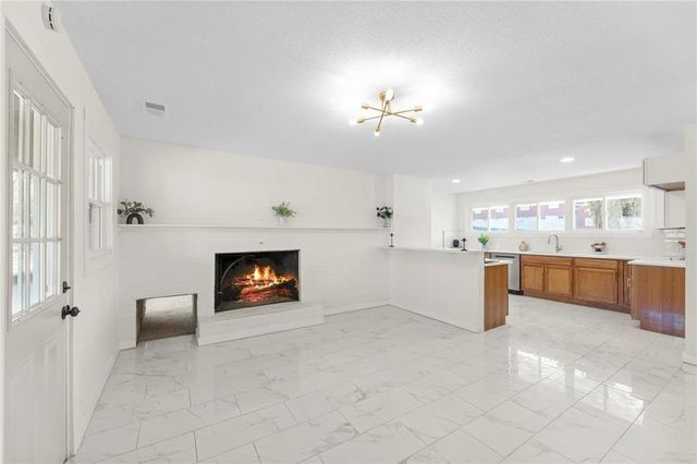 12012 E 37th Street S, Independence, MO 64052