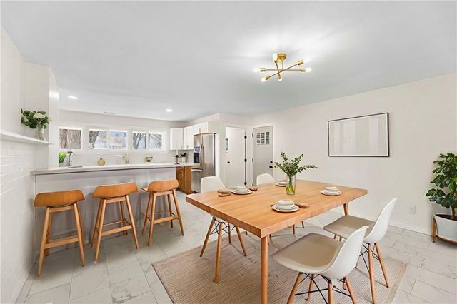 12012 E 37th Street S, Independence, MO 64052