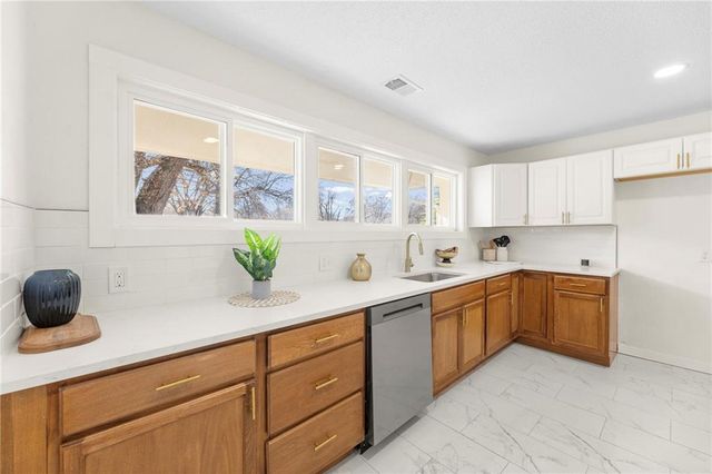 12012 E 37th Street S, Independence, MO 64052