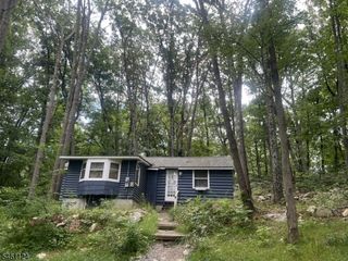 26 Cedar Ln, Vernon Twp., NJ 07461
