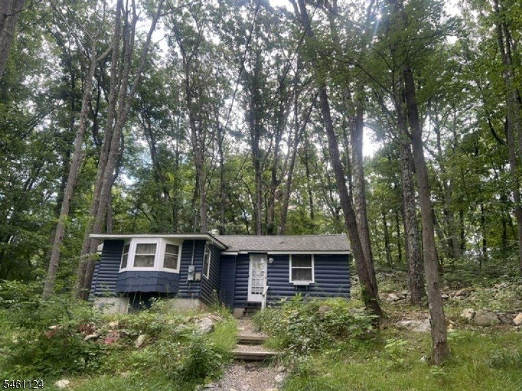 26 Cedar Ln, Vernon Twp., NJ 07461