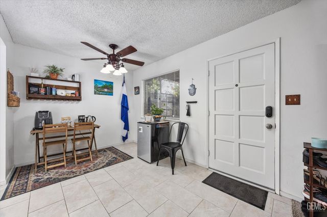 3333 El Encanto Court 32, Bakersfield, CA 93301