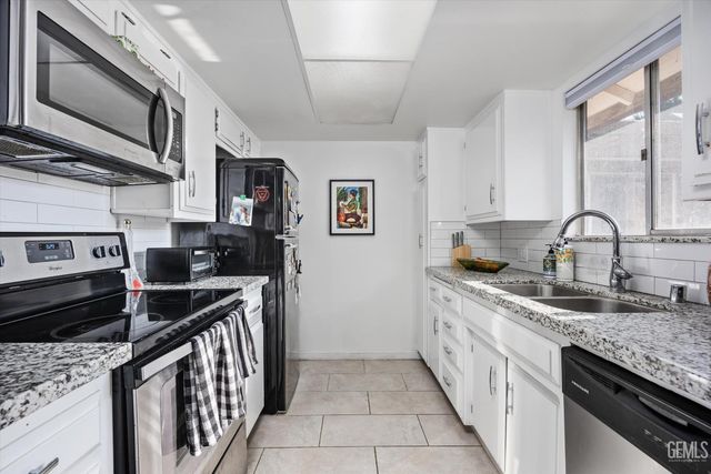 3333 El Encanto Court 32, Bakersfield, CA 93301