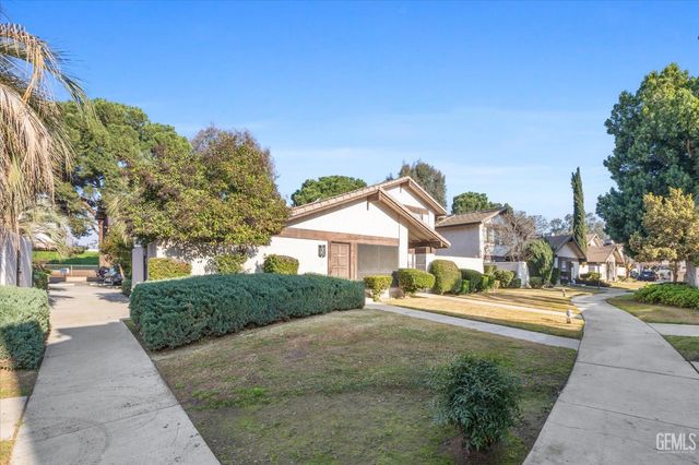 3333 El Encanto Court 32, Bakersfield, CA 93301