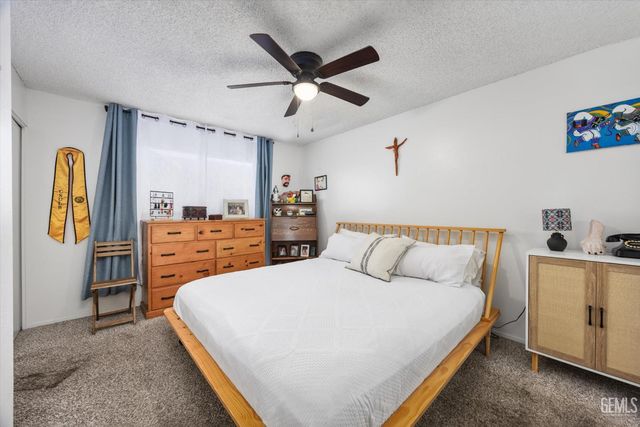 3333 El Encanto Court 32, Bakersfield, CA 93301