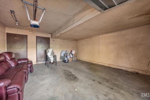 3333 El Encanto Court 32, Bakersfield, CA 93301