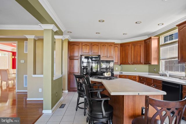 211 PARK GATE DR SE, Leesburg, VA 20175