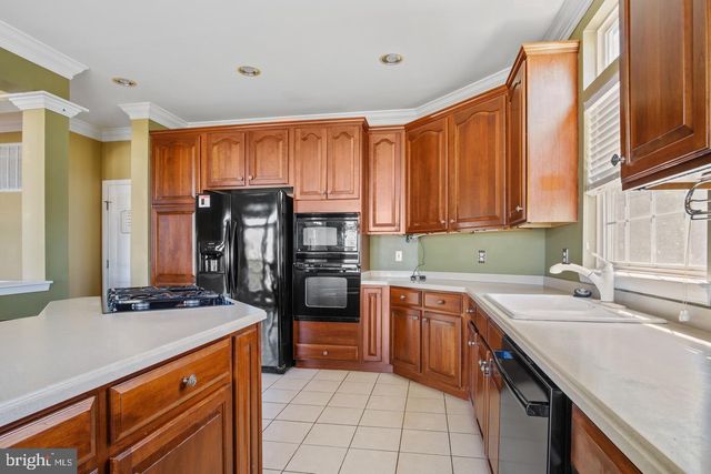 211 PARK GATE DR SE, Leesburg, VA 20175