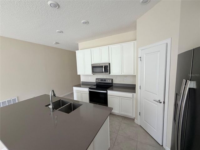 16419 GLASSY LOCH LOOP, Clermont, FL 34714