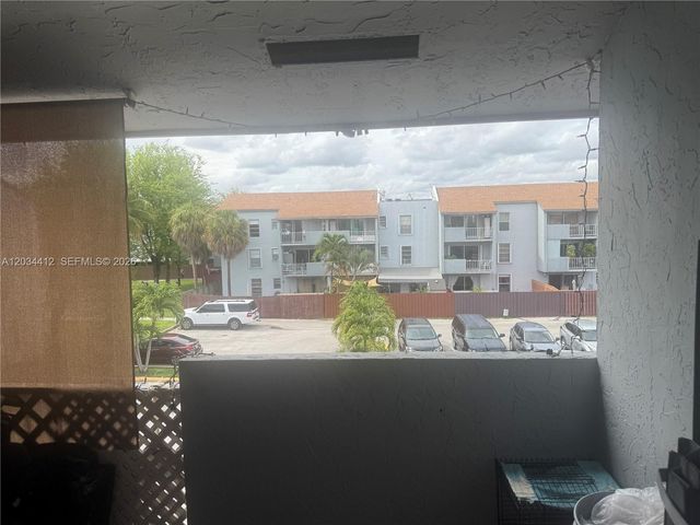 1725 W 60th St F320, Hialeah, FL 33012