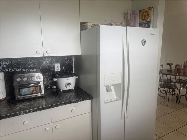 1725 W 60th St F320, Hialeah, FL 33012