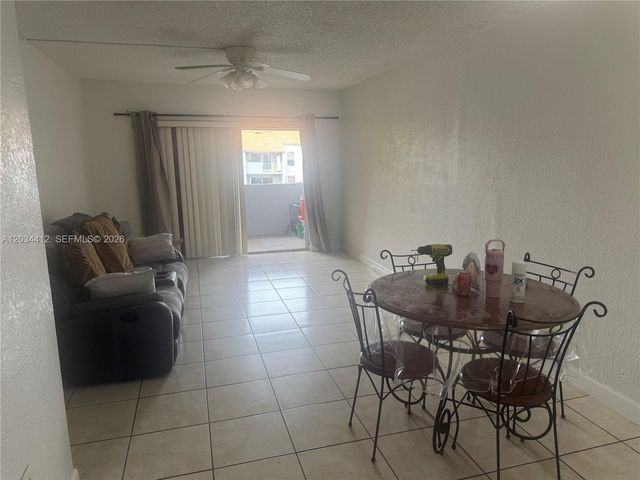 1725 W 60th St F320, Hialeah, FL 33012