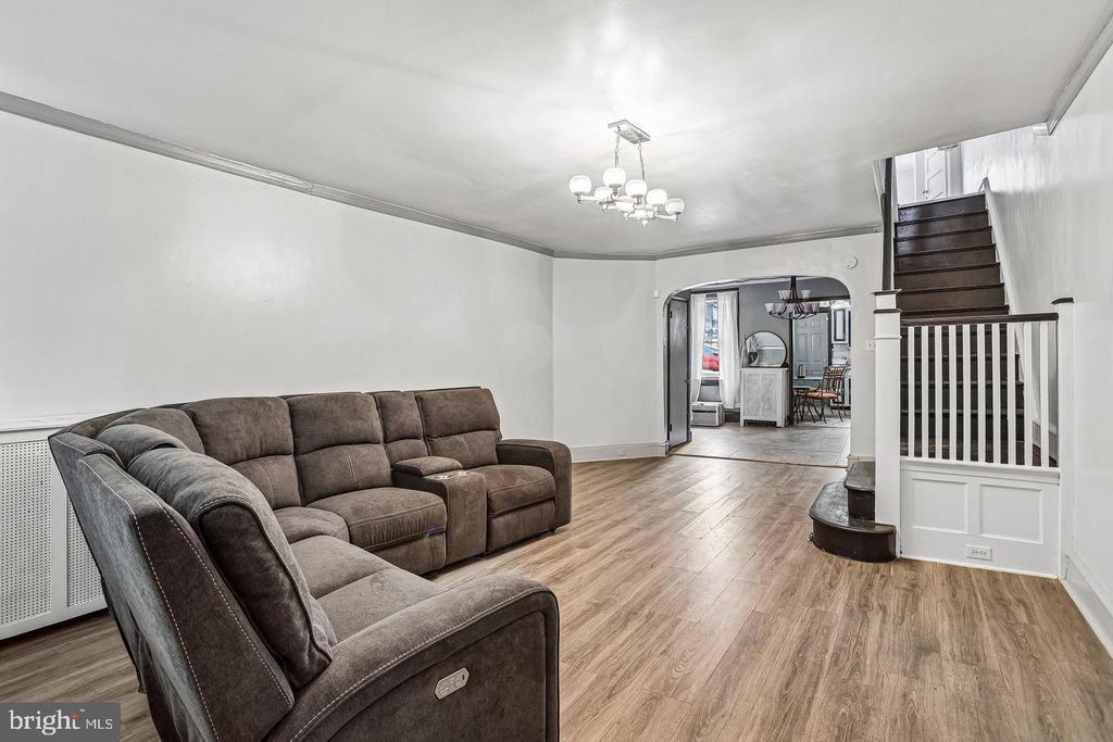 6638 LANSDOWNE AVE, Philadelphia, PA 19151 — photo 3