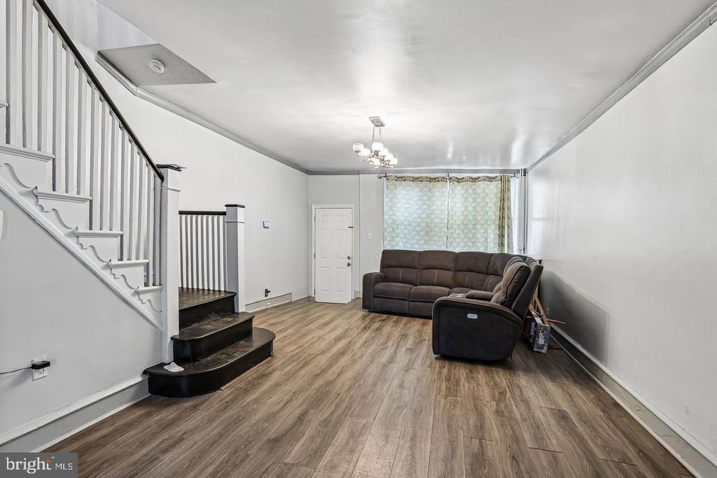 6638 LANSDOWNE AVE, Philadelphia, PA 19151 — photo 4