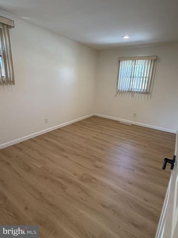 621 CROYDEN DR, Cherry Hill, NJ 08003