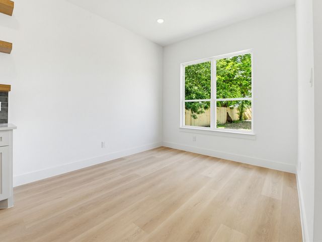 7727 Brownsville Avenue, Dallas, TX 75216