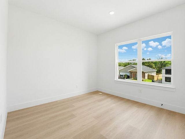 7727 Brownsville Avenue, Dallas, TX 75216