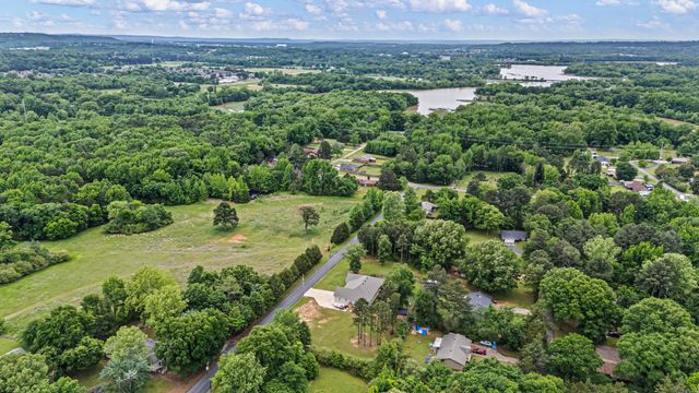 87 Randall Circle, Russellville, AR 72802