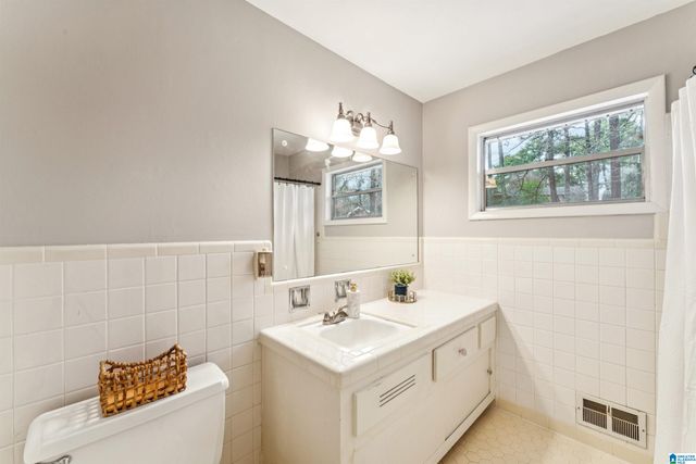 860 MARION LANE, Birmingham, AL 35235