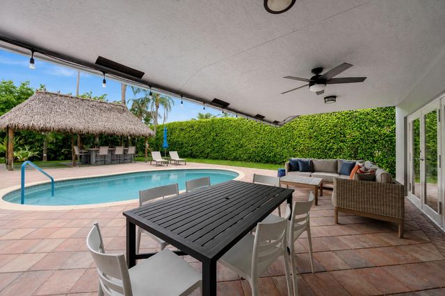 990 NW 8th Street, Boca Raton, FL 33486