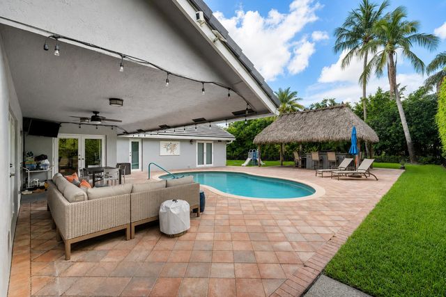 990 NW 8th Street, Boca Raton, FL 33486