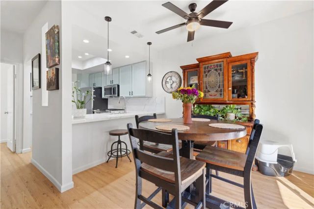 28127 Bobwhite Circle 98, Saugus, CA 91350