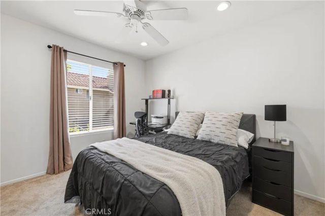28127 Bobwhite Circle 98, Saugus, CA 91350