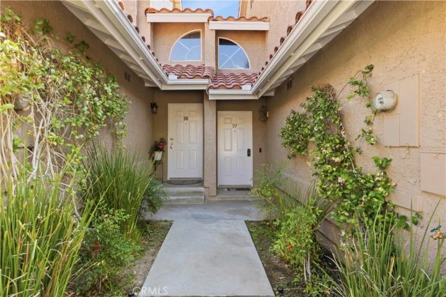 28127 Bobwhite Circle 98, Saugus, CA 91350