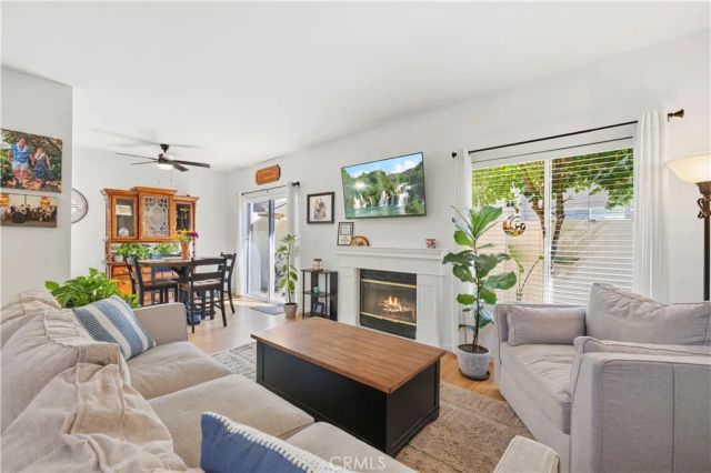 28127 Bobwhite Circle 98, Saugus, CA 91350