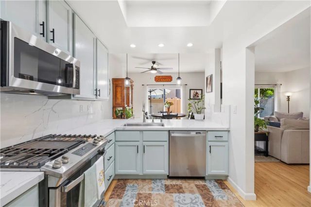 28127 Bobwhite Circle 98, Saugus, CA 91350